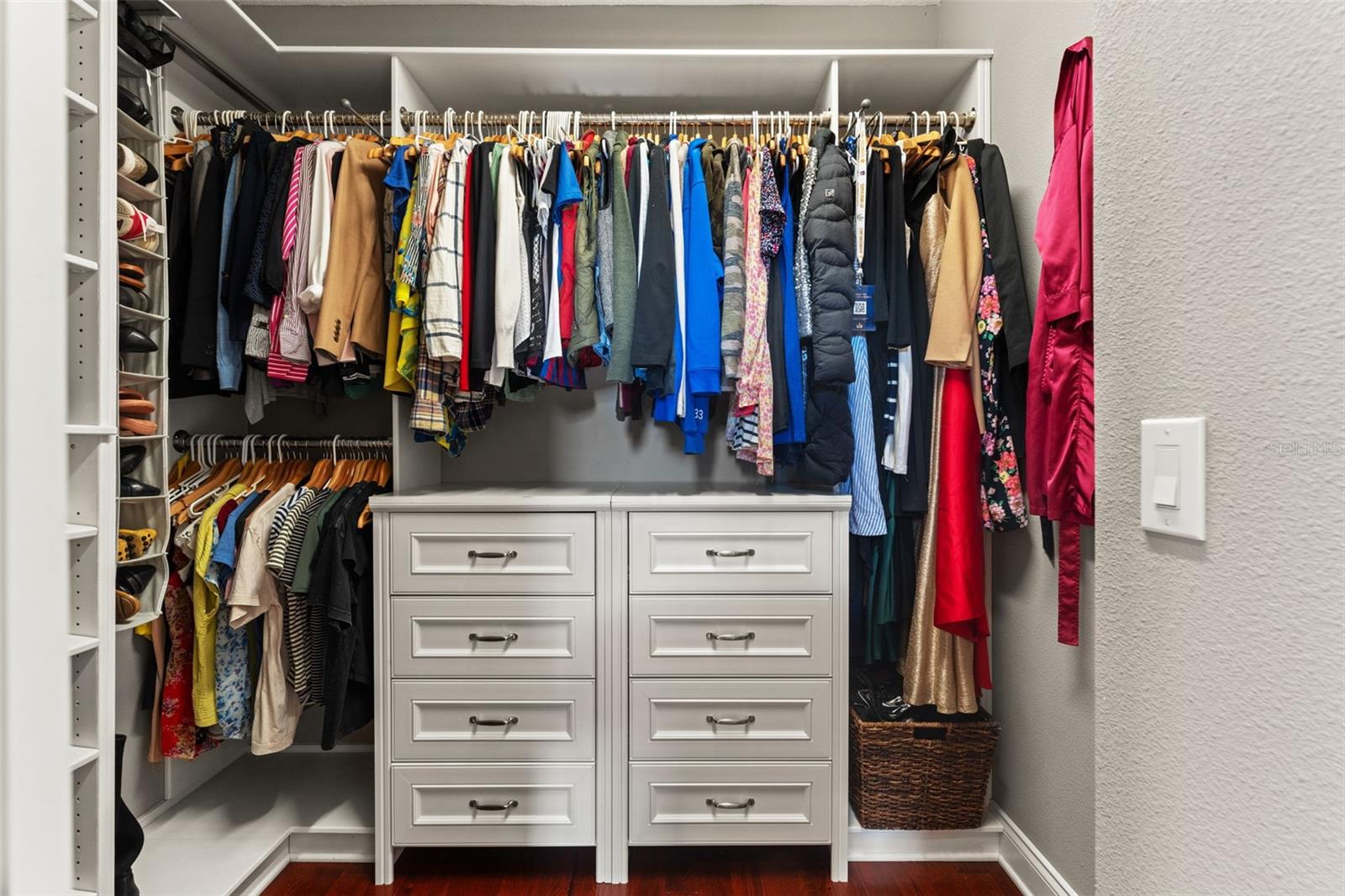 Listing photo id 60 for 2152 Burlington Avenue N