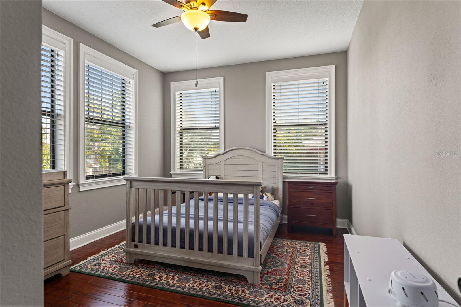 Listing photo id 65 for 2152 Burlington Avenue N