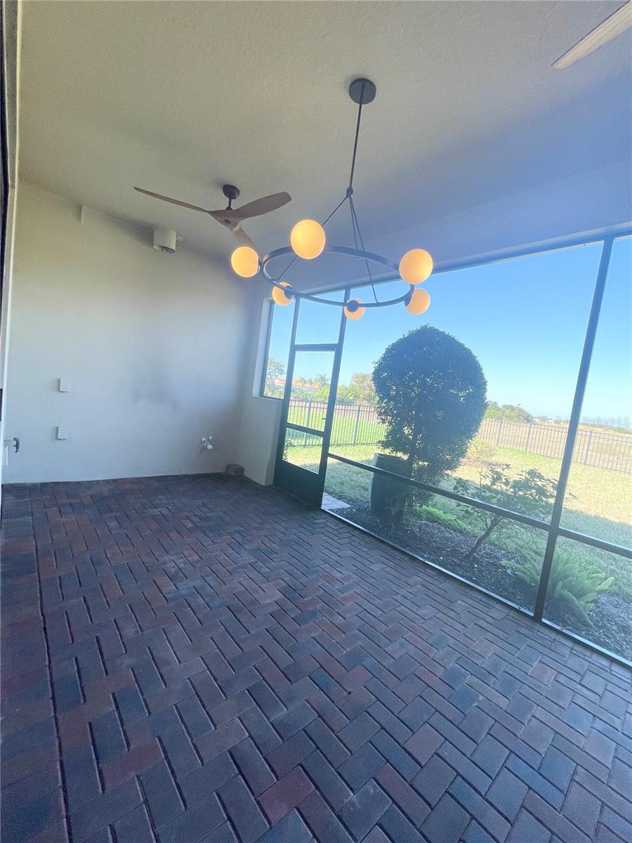 Image 32 of 62 For 1922 6th St E