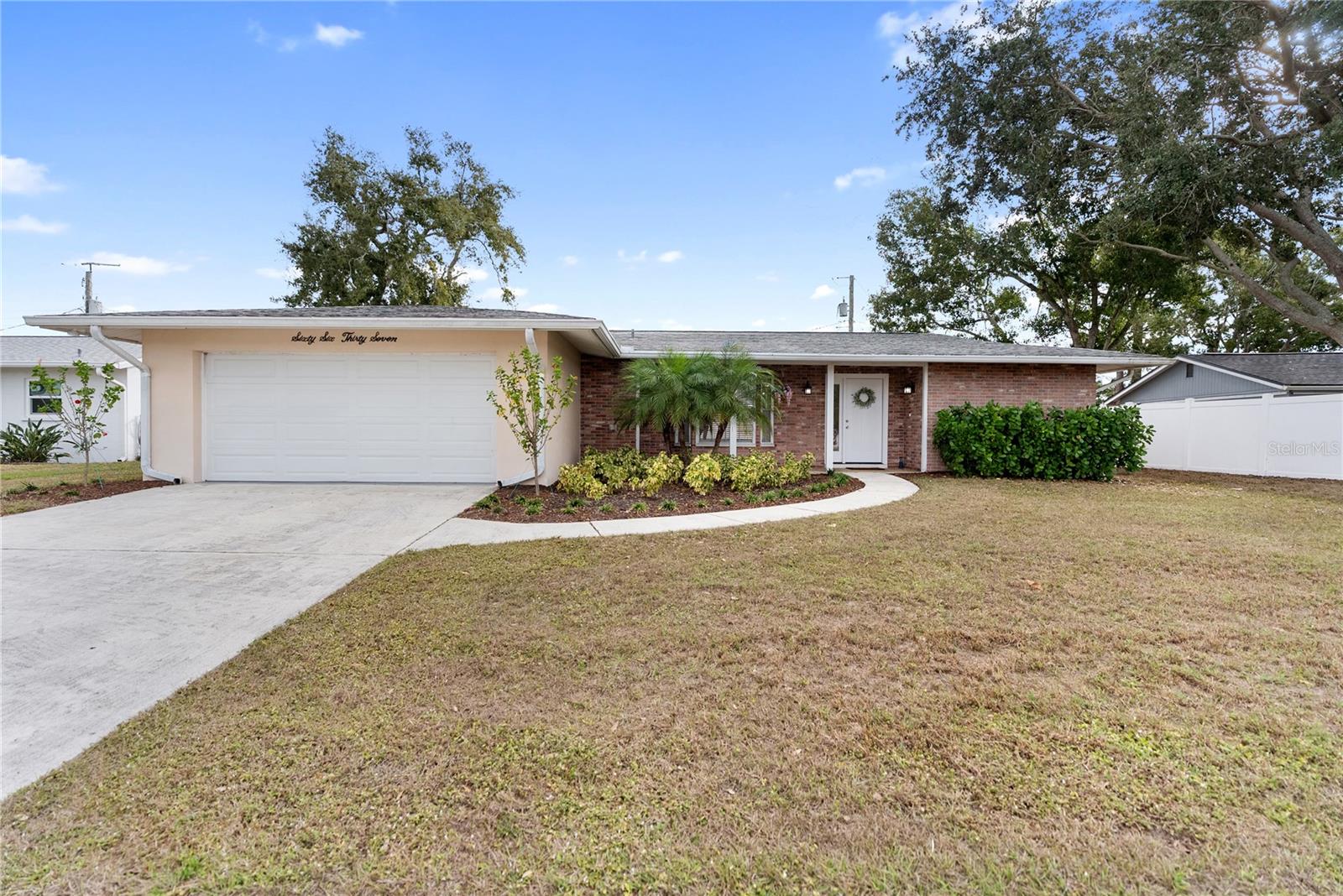 Image 10 of 49 For 6637 Bowline Drive