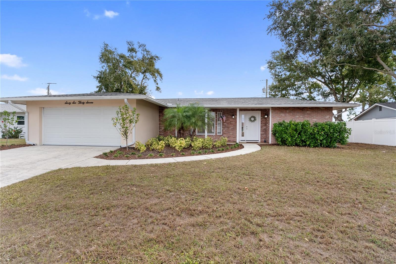 Image 12 of 49 For 6637 Bowline Drive