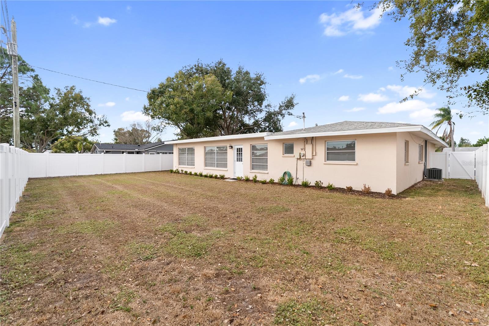 Image 14 of 49 For 6637 Bowline Drive