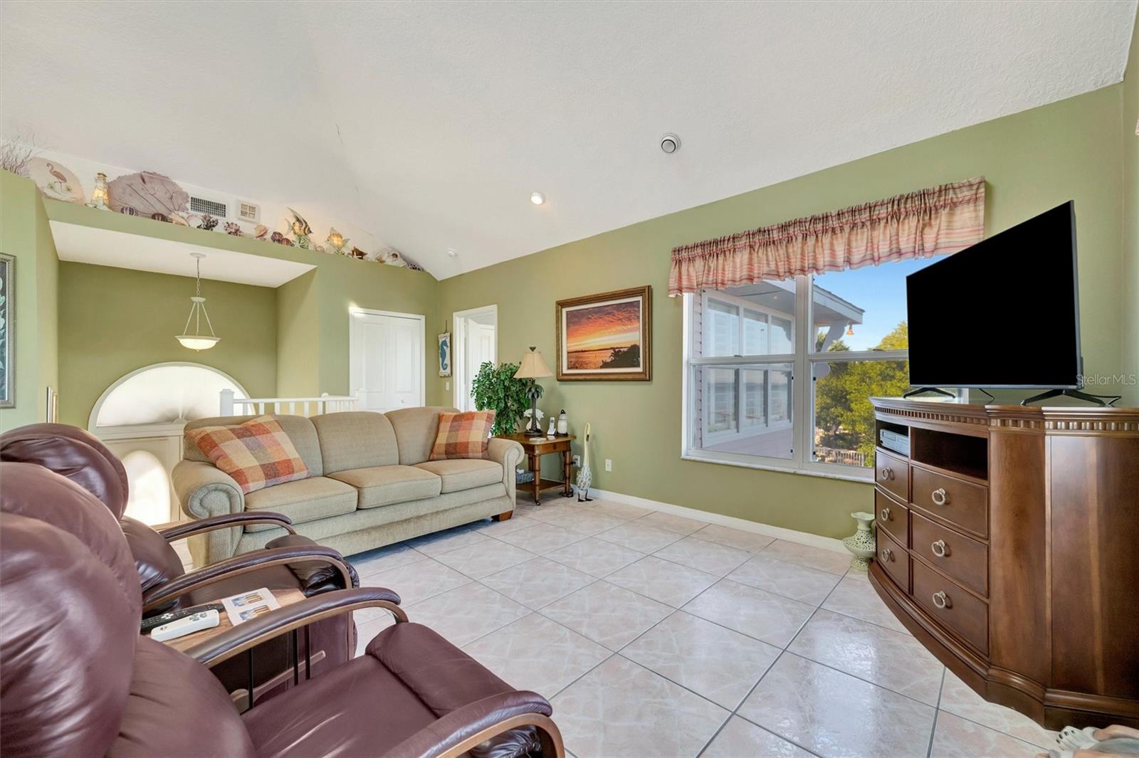 Image 22 of 52 For 2215 Avenue A