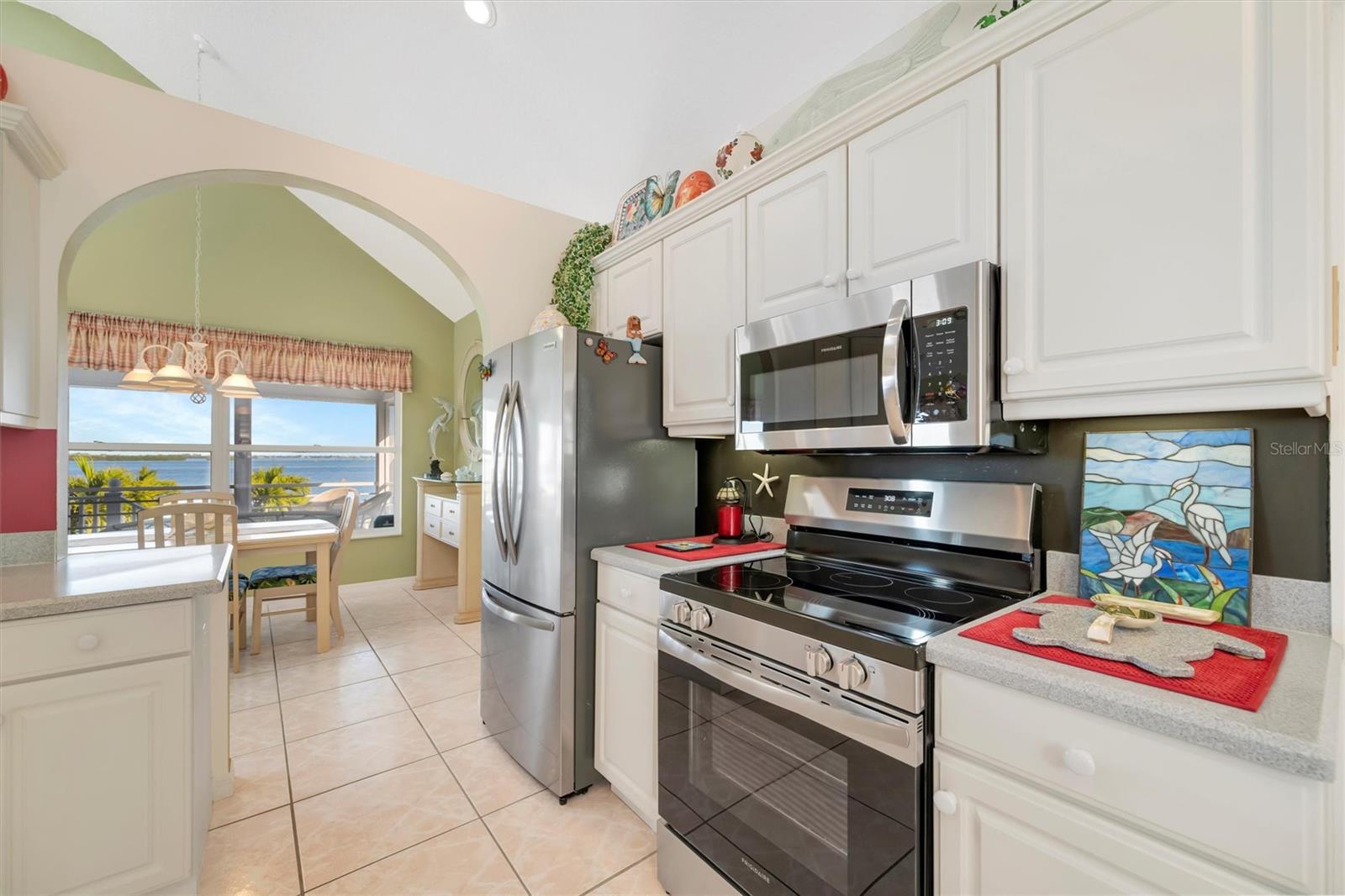 Image 32 of 52 For 2215 Avenue A