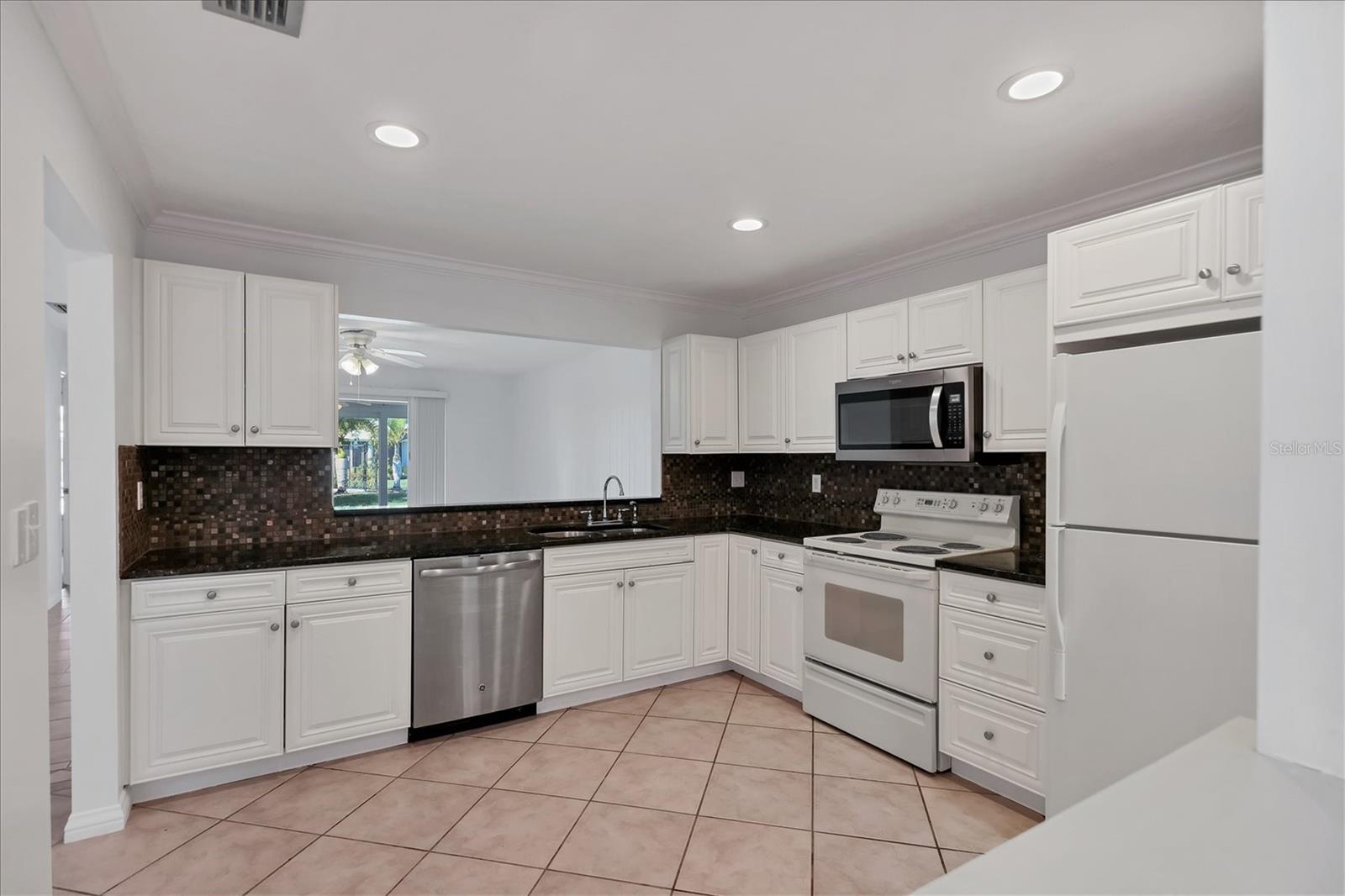 Image 13 of 29 For 3930 Center Gate Circle 16