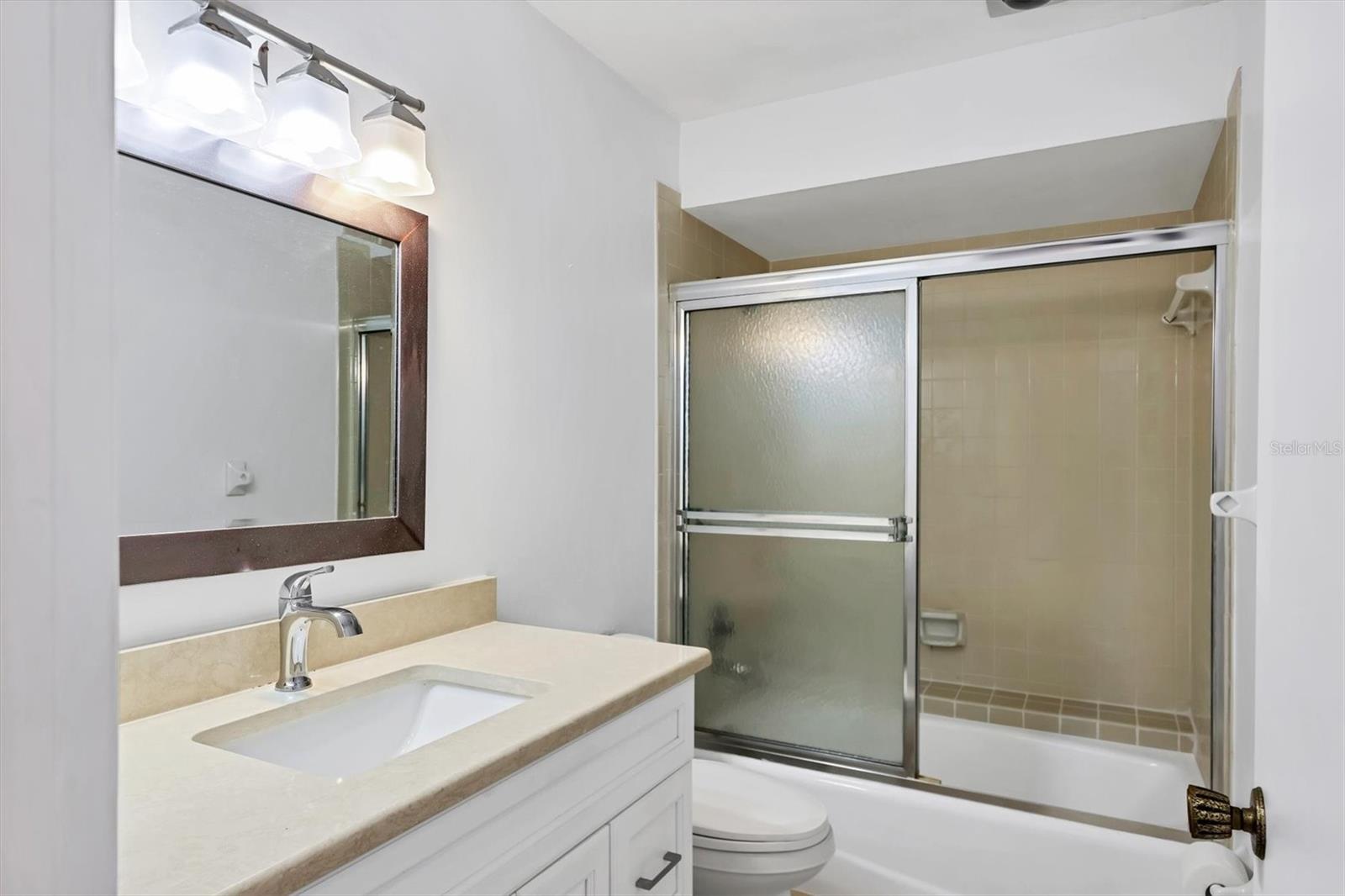 Image 22 of 29 For 3930 Center Gate Circle 16