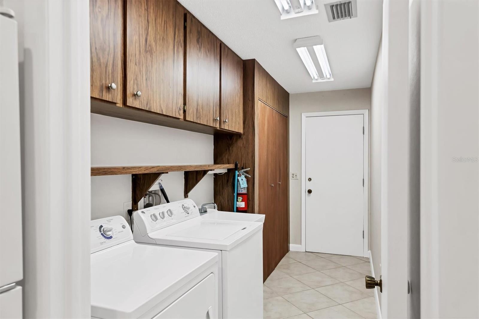 Image 23 of 29 For 3930 Center Gate Circle 16