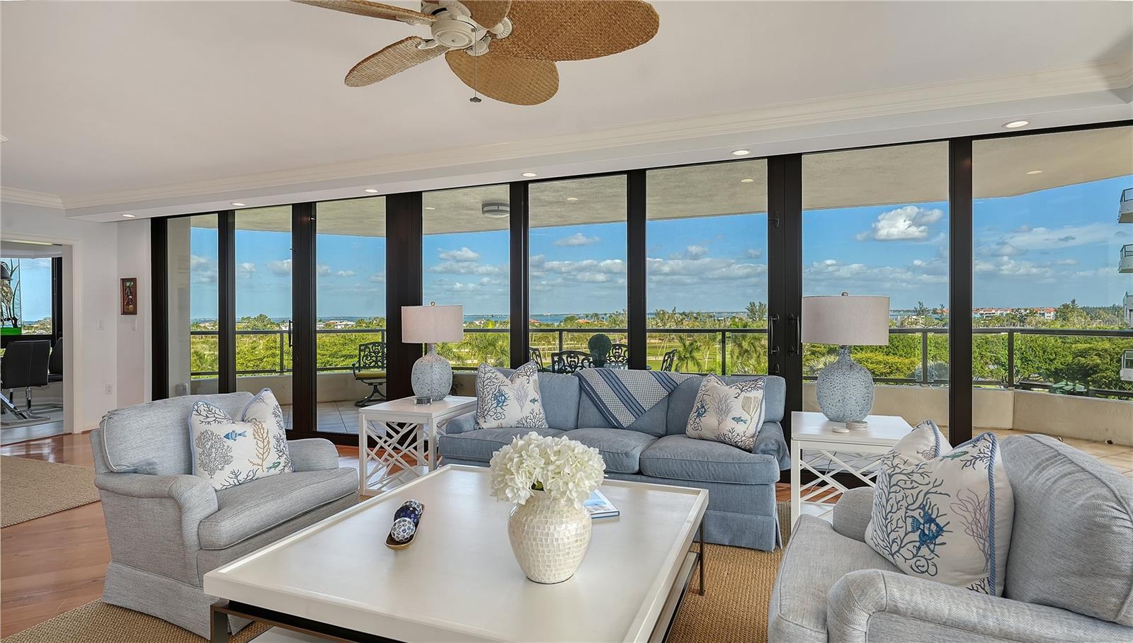 Image 6 of 45 For 565 Sanctuary Drive B506