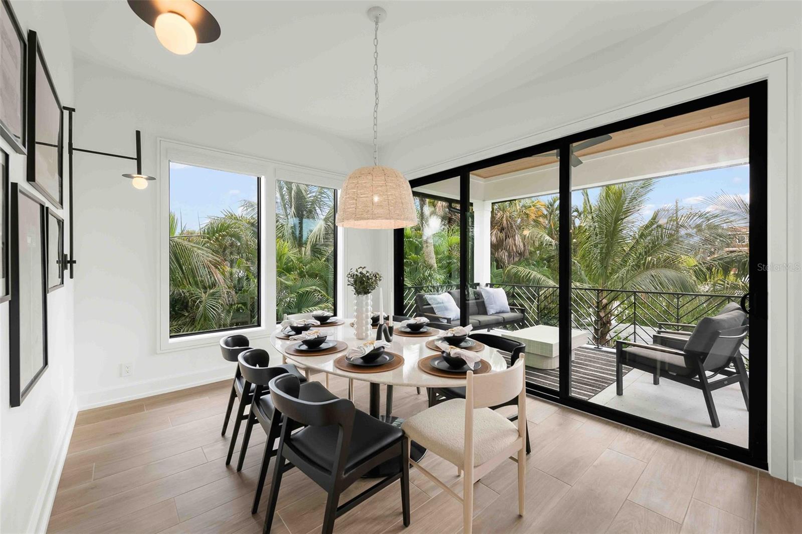 Image 11 of 61 For 5612 Guava Street