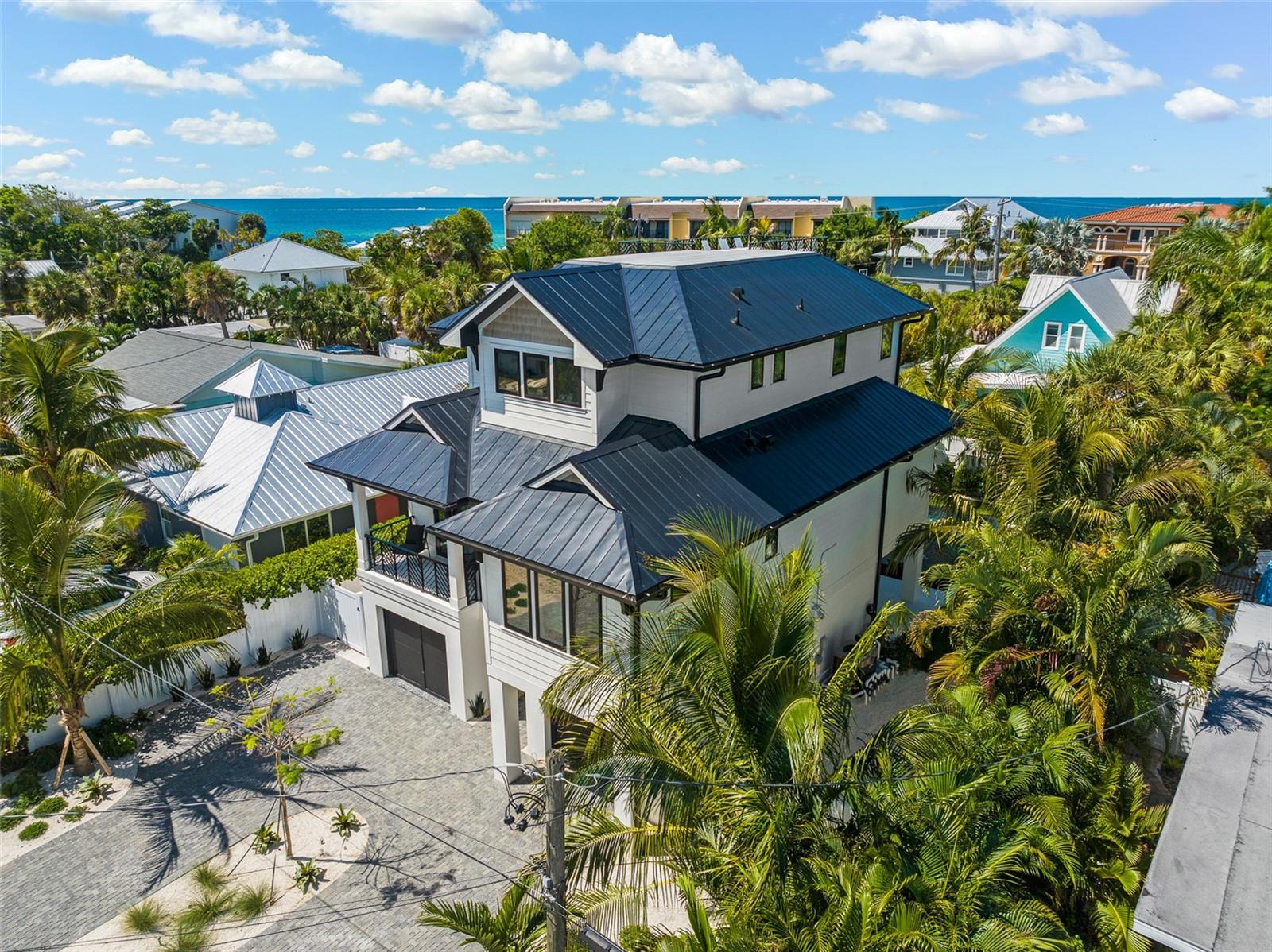 Image 2 of 61 For 5612 Guava Street