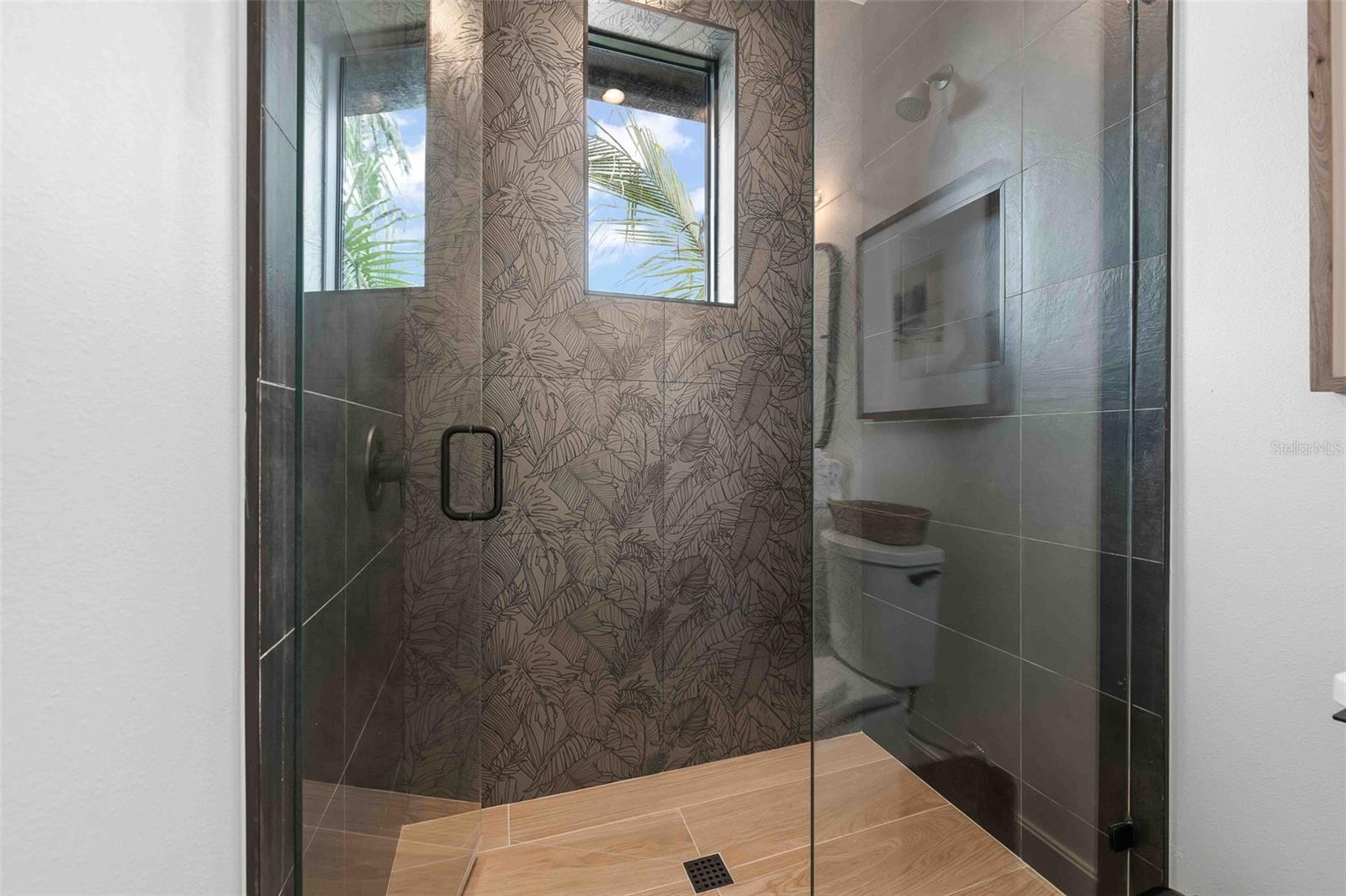 Image 24 of 61 For 5612 Guava Street