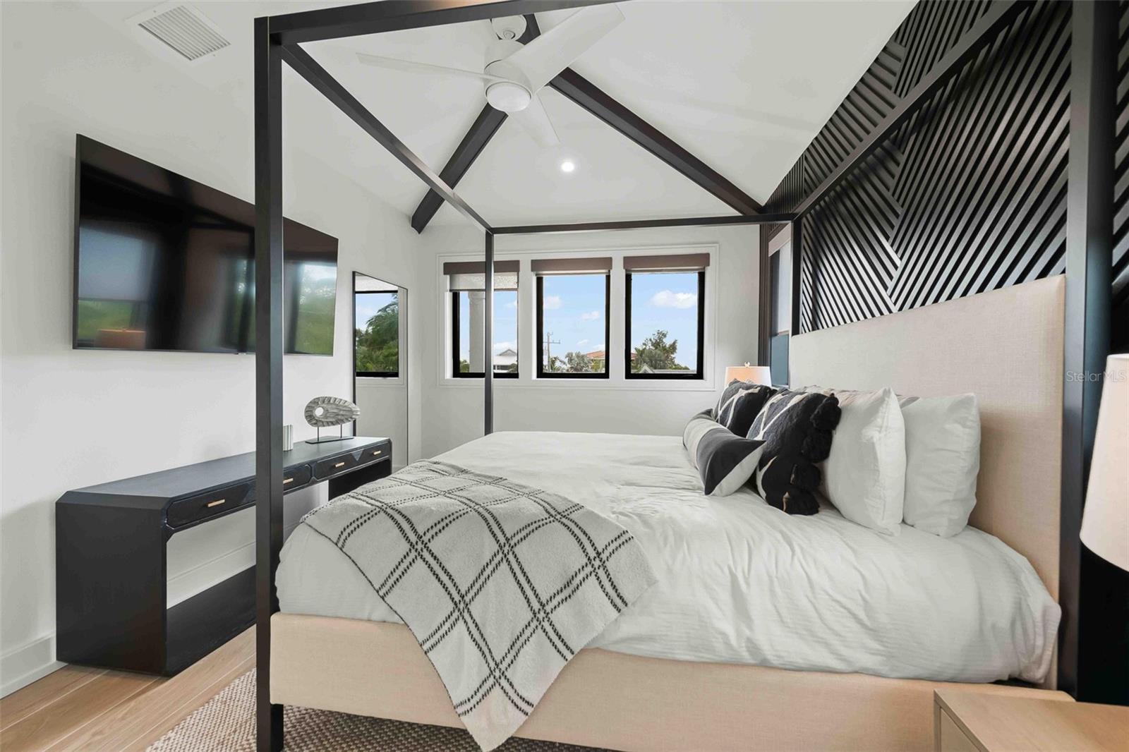 Image 39 of 61 For 5612 Guava Street