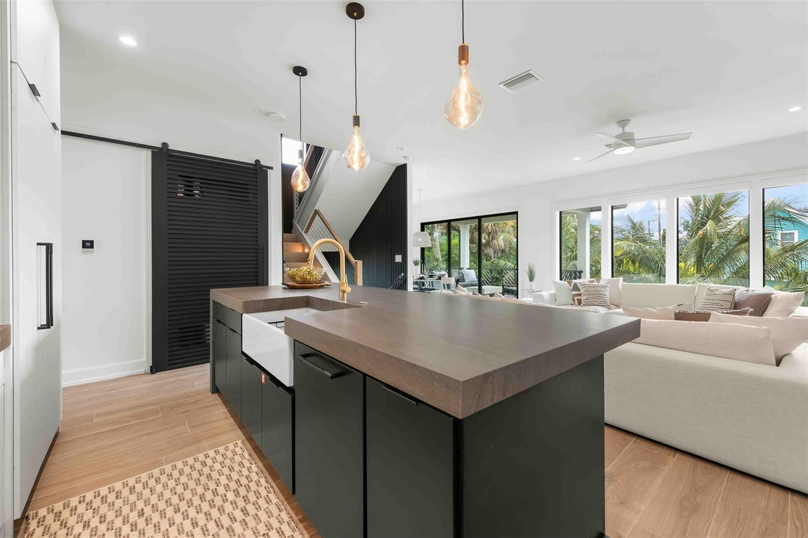 Image 6 of 61 For 5612 Guava Street