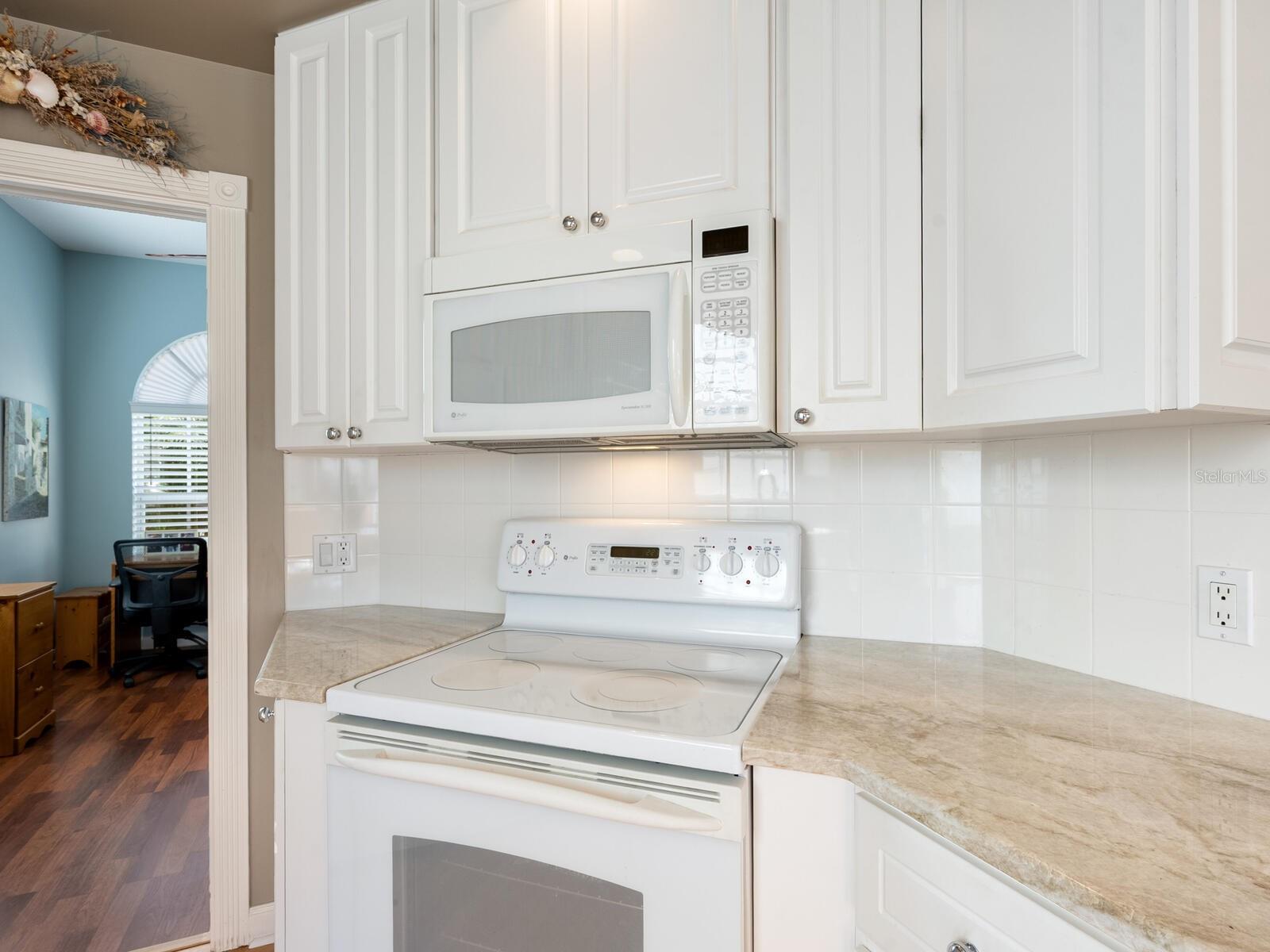 Image 13 of 45 For 7675 Uliva Way