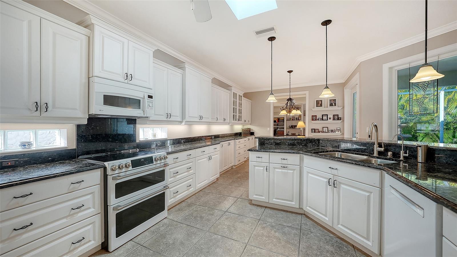 Image 20 of 51 For 2529 Marblehead Drive