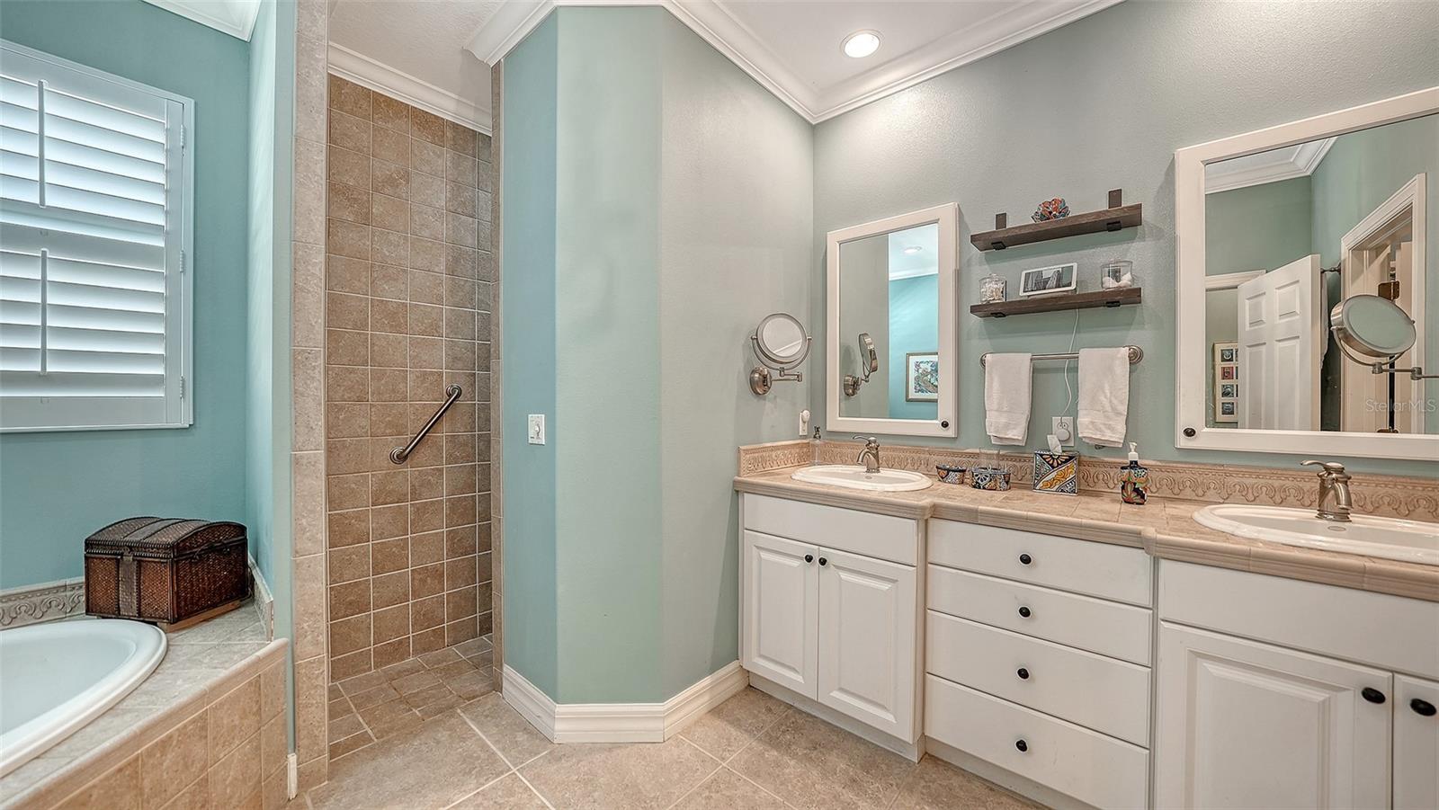 Image 26 of 51 For 2529 Marblehead Drive