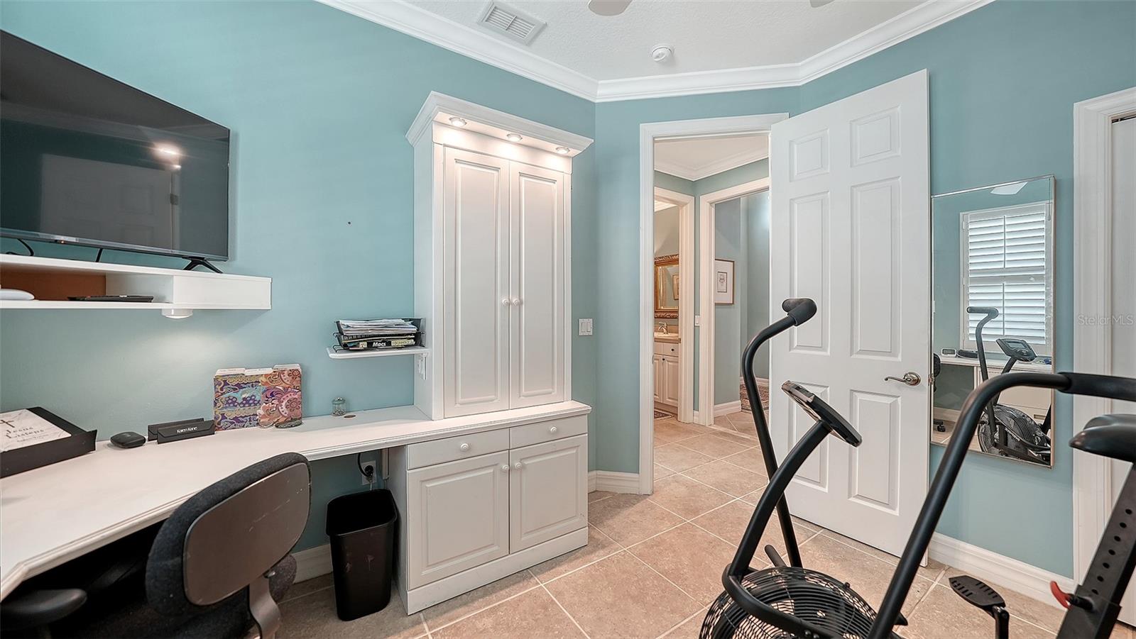 Image 34 of 51 For 2529 Marblehead Drive