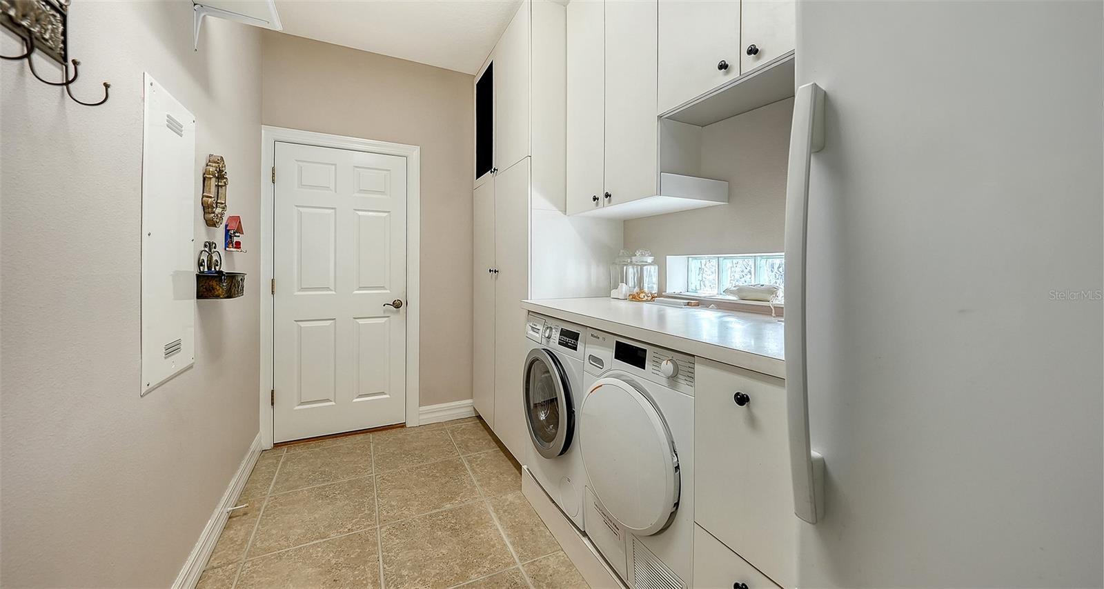 Image 35 of 51 For 2529 Marblehead Drive