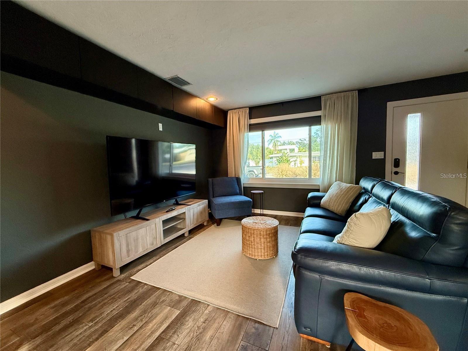 Image 3 of 24 For 2126 Craft Lane