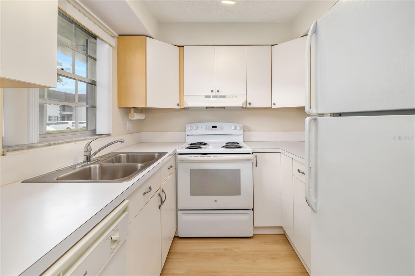 Image 3 of 39 For 203 47th Avenue Drive W 167