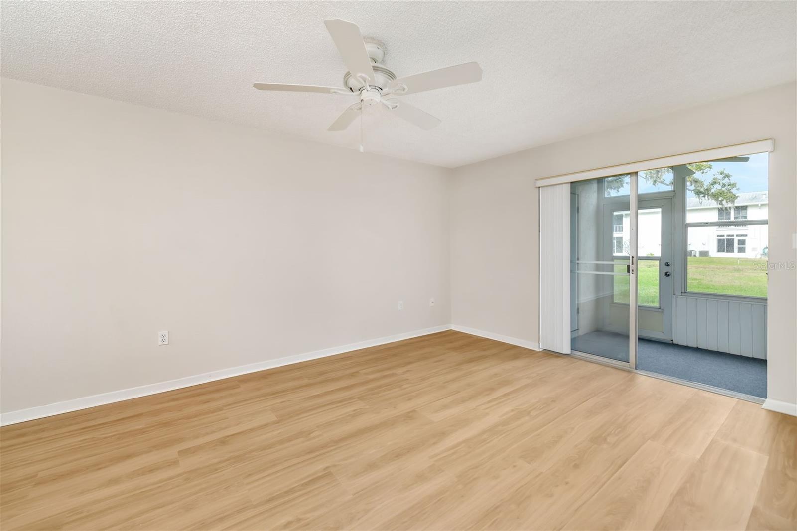 Image 4 of 39 For 203 47th Avenue Drive W 167