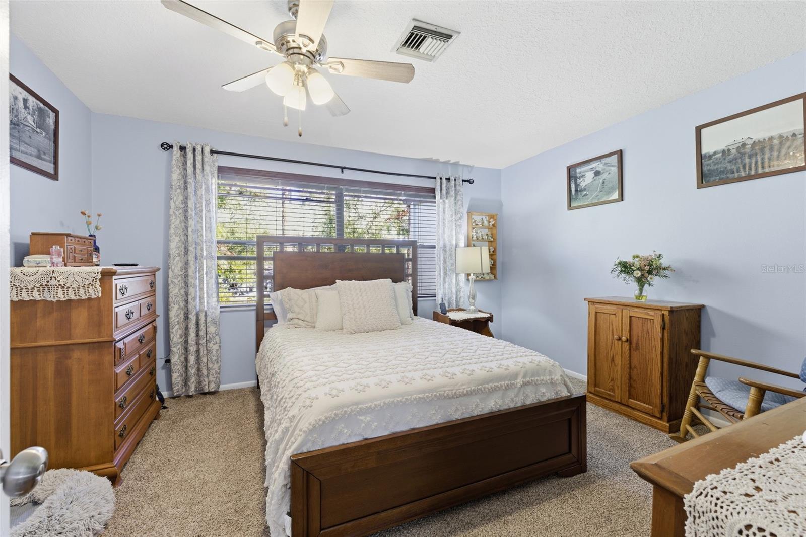 Image 17 of 37 For 405 Woods Landing Trail