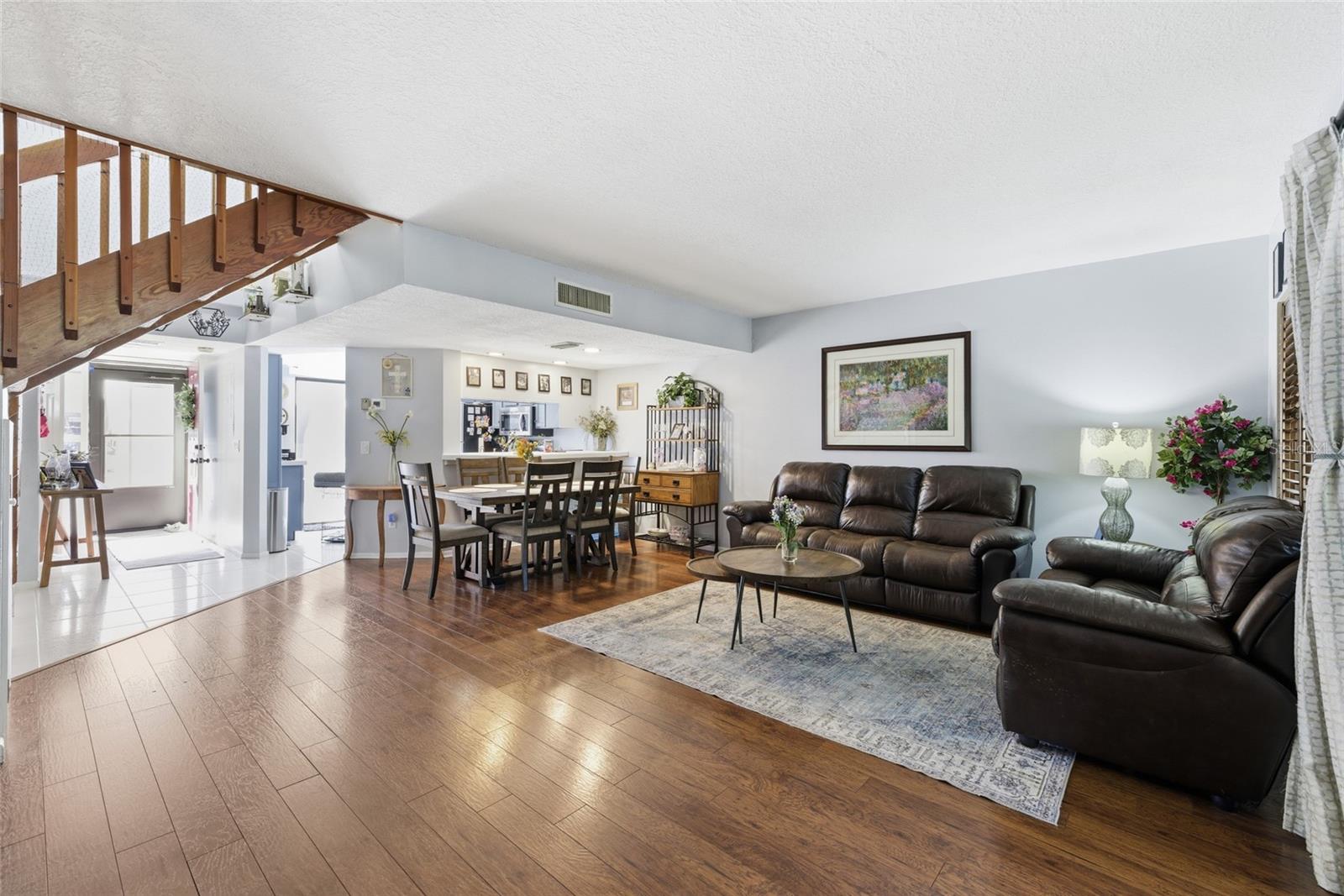 Image 8 of 37 For 405 Woods Landing Trail