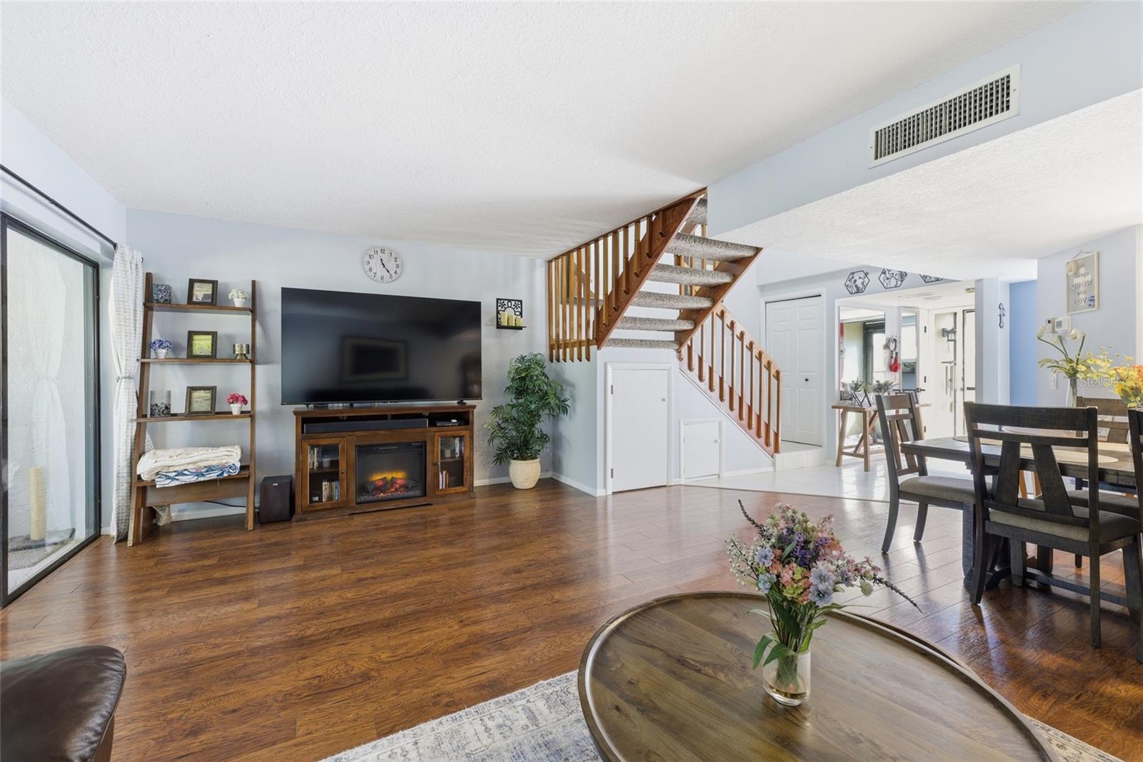 Image 9 of 37 For 405 Woods Landing Trail