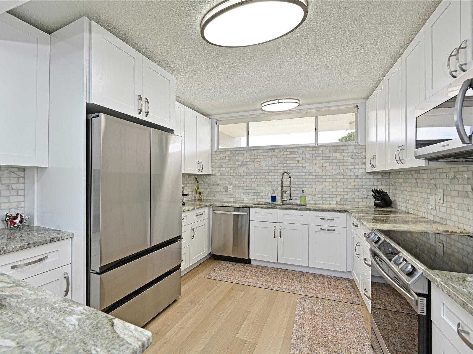 Image 13 of 34 For 100 Sands Point Road 225