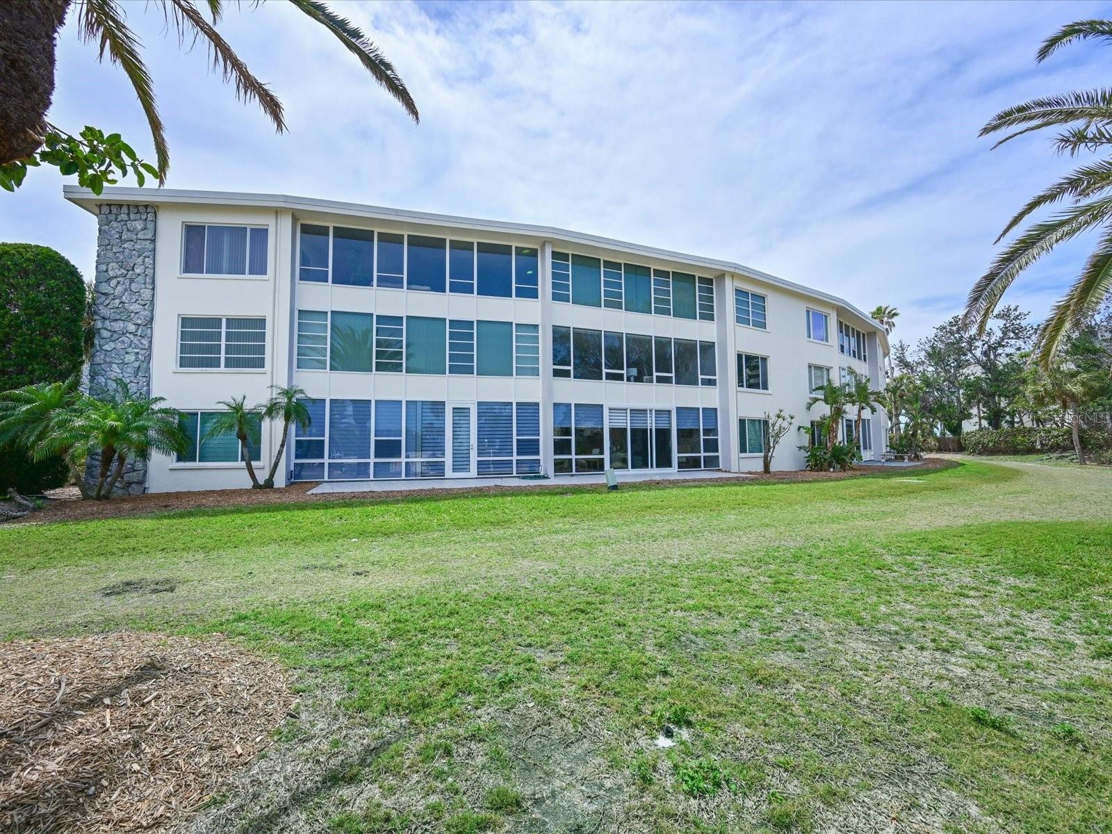 Image 32 of 34 For 100 Sands Point Road 225