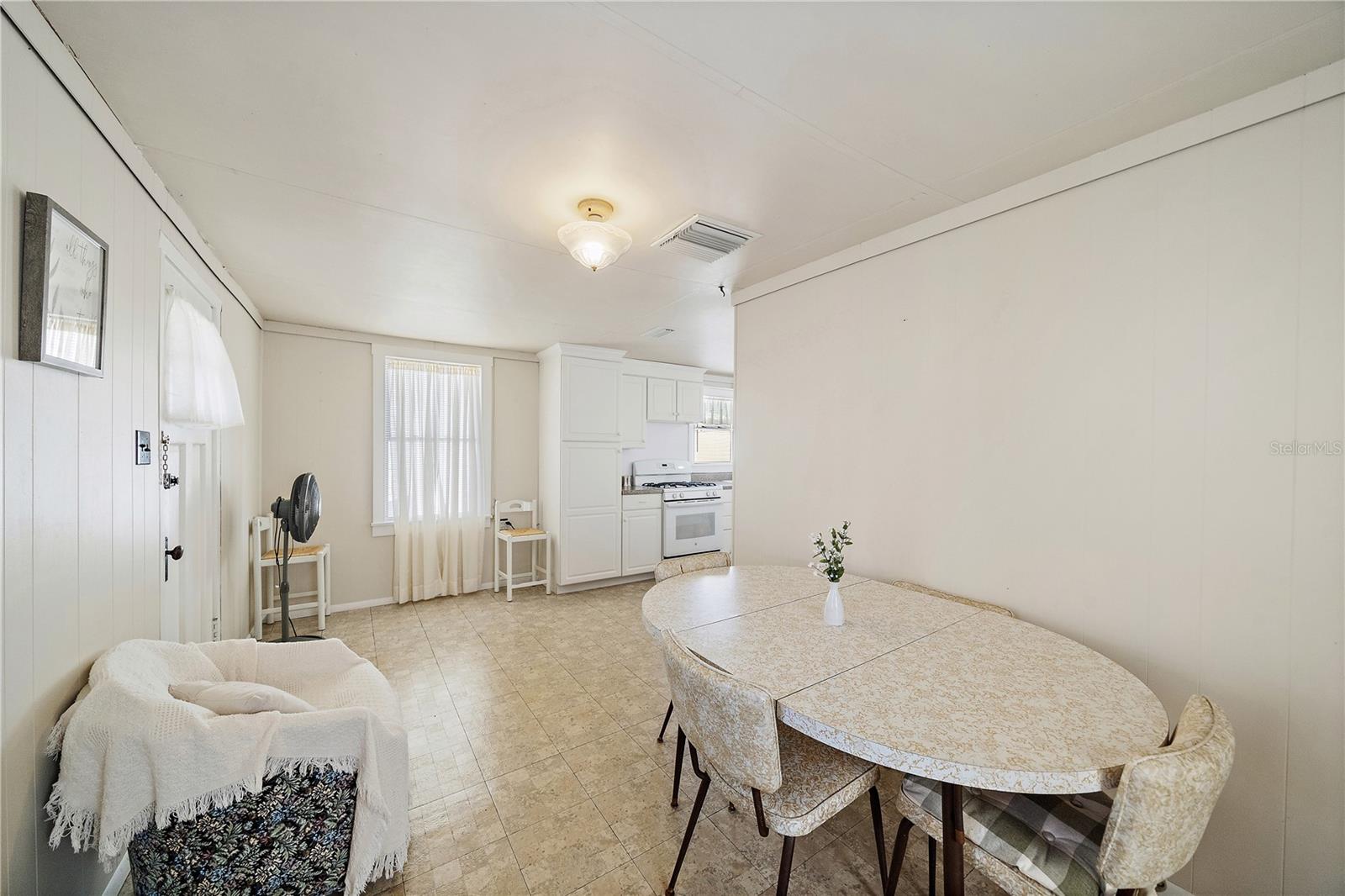 Image 18 of 25 For 1369 Kruppa Avenue