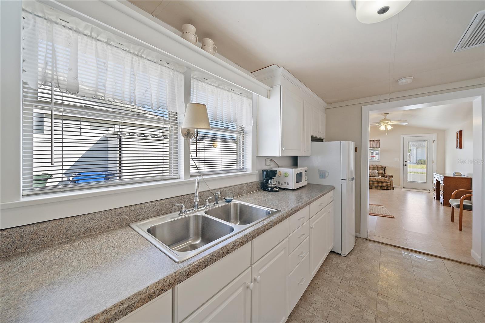 Image 8 of 25 For 1369 Kruppa Avenue