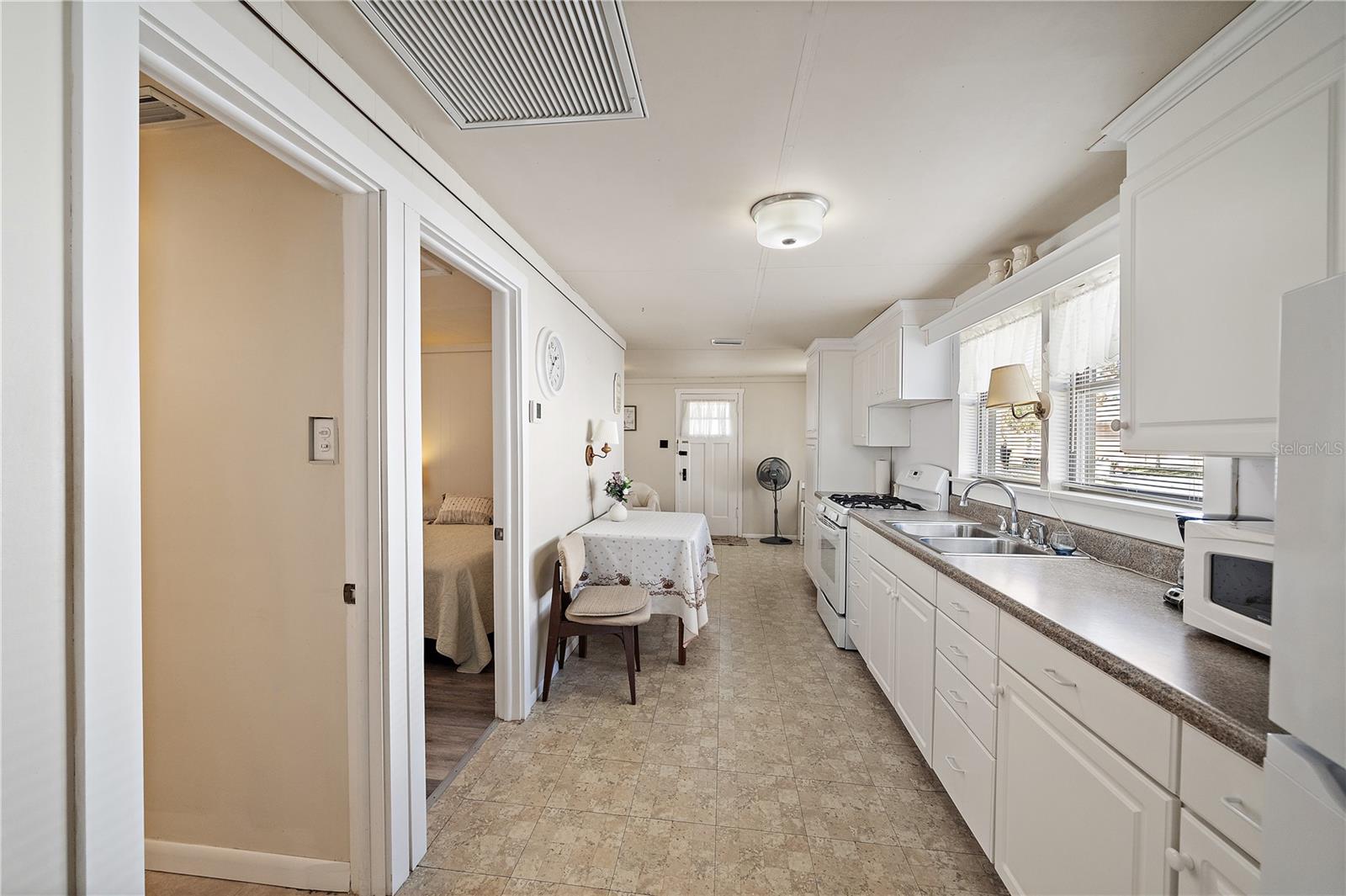 Image 9 of 25 For 1369 Kruppa Avenue