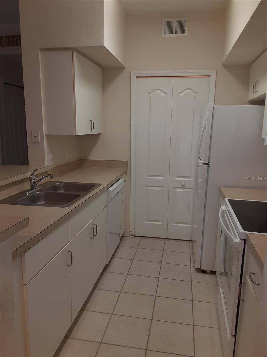 Image 9 of 35 For 4130 Central Sarasota Pkwy  1823