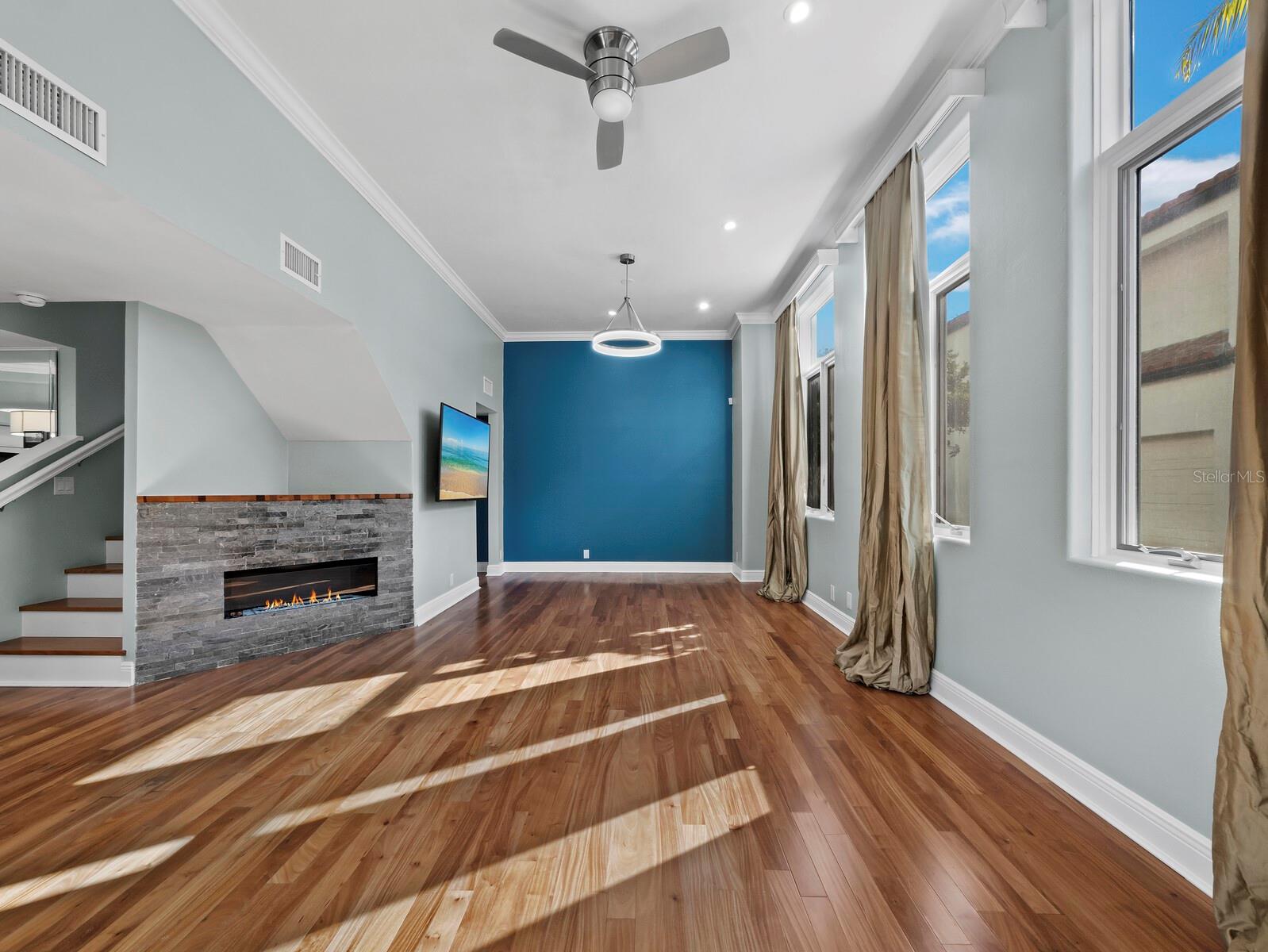 Image 13 of 63 For 200 Cocoanut Avenue 7