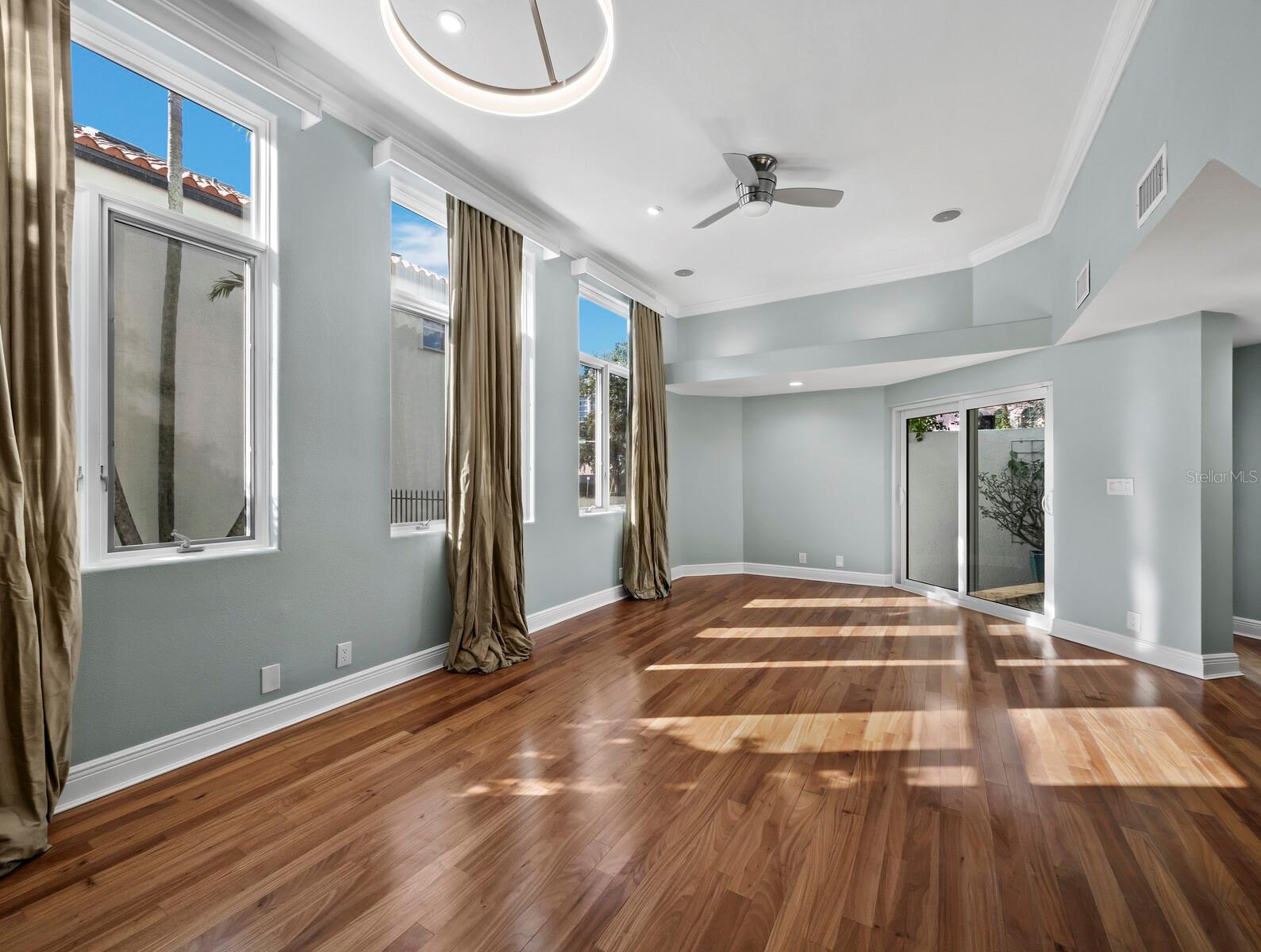 Image 15 of 63 For 200 Cocoanut Avenue 7