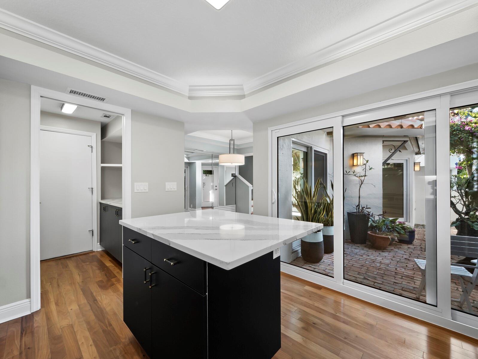 Image 26 of 63 For 200 Cocoanut Avenue 7