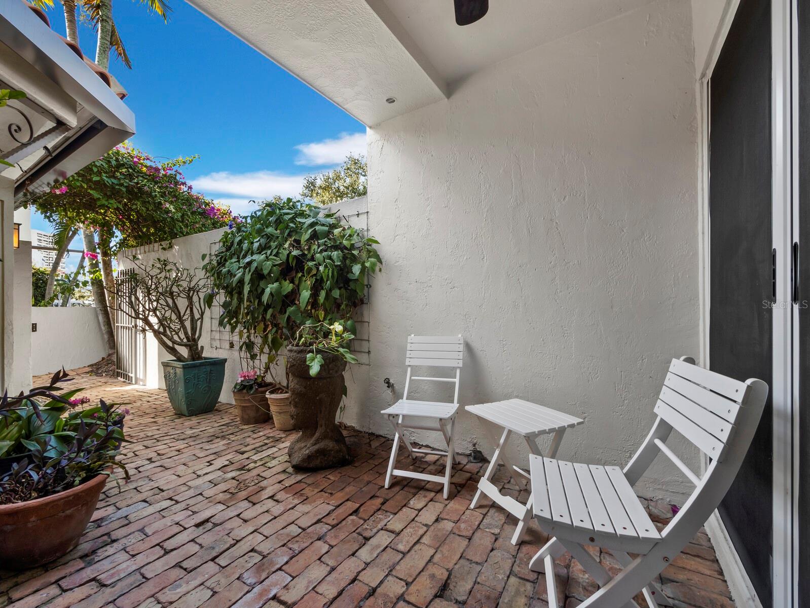 Image 29 of 63 For 200 Cocoanut Avenue 7