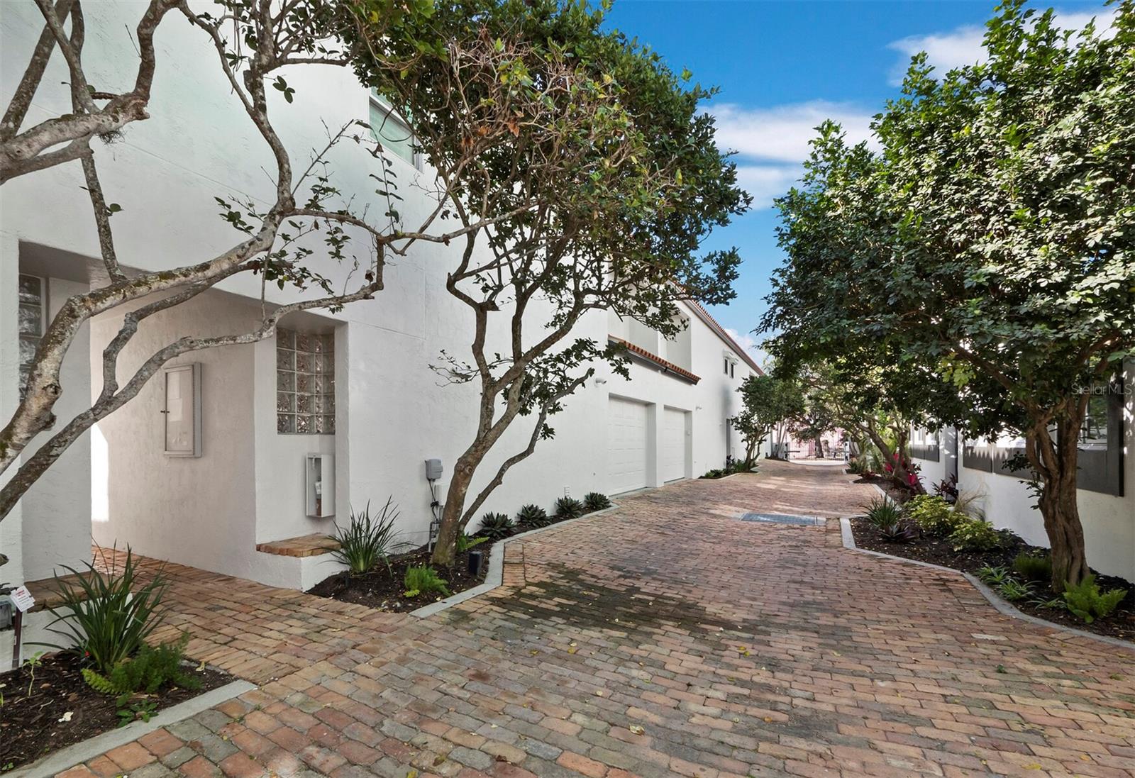 Image 3 of 63 For 200 Cocoanut Avenue 7