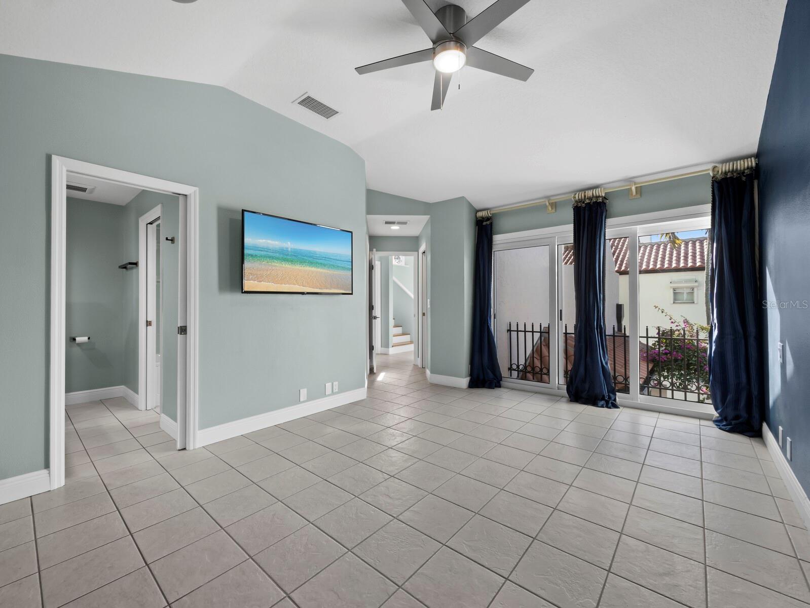 Image 30 of 63 For 200 Cocoanut Avenue 7