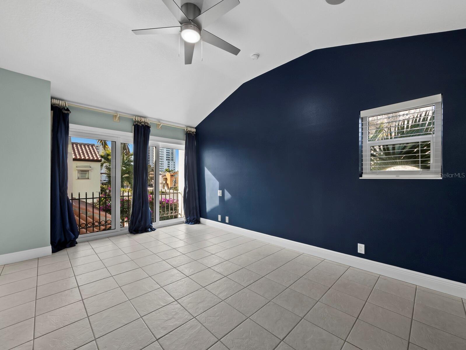 Image 33 of 63 For 200 Cocoanut Avenue 7