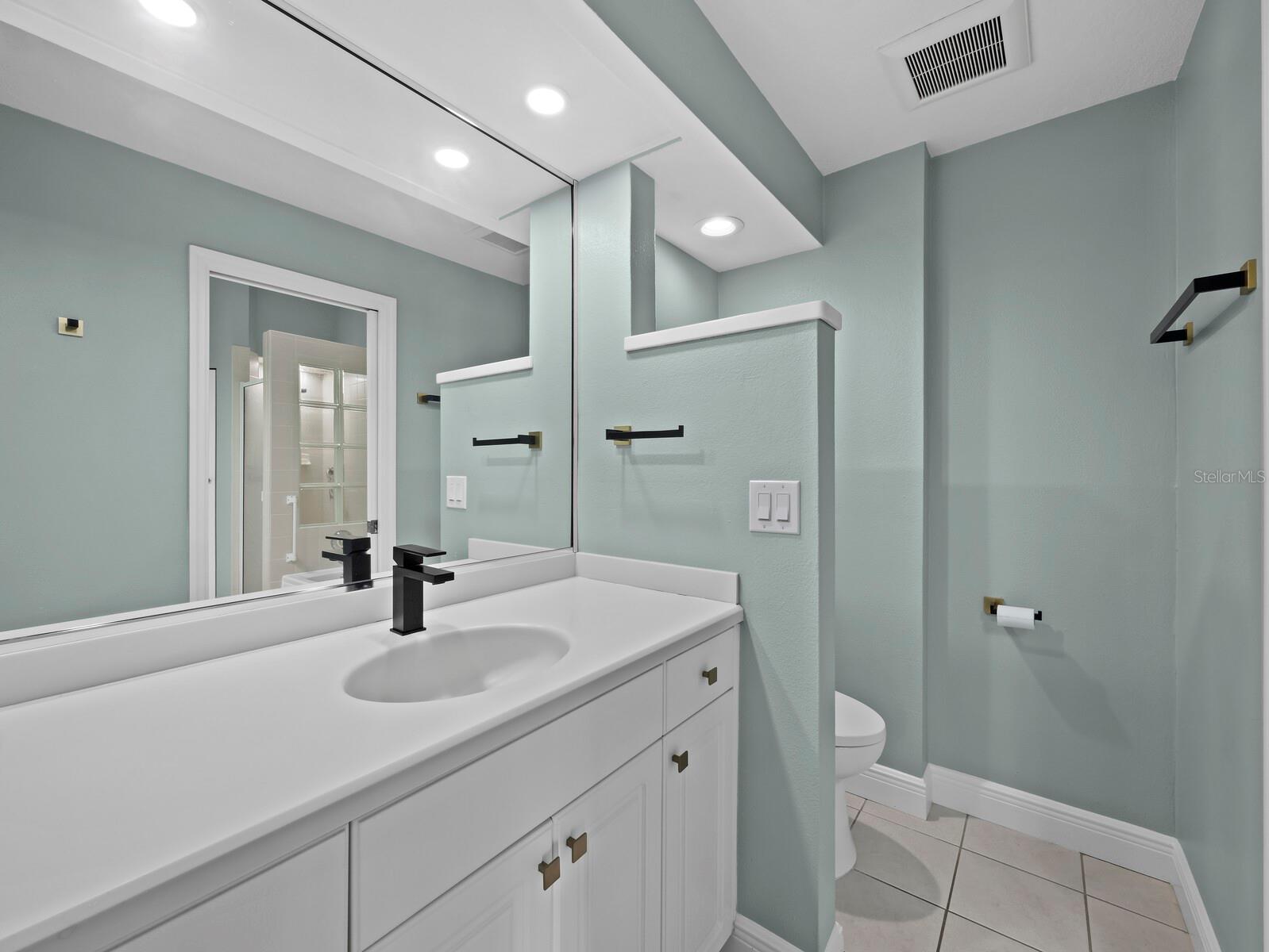 Image 37 of 63 For 200 Cocoanut Avenue 7