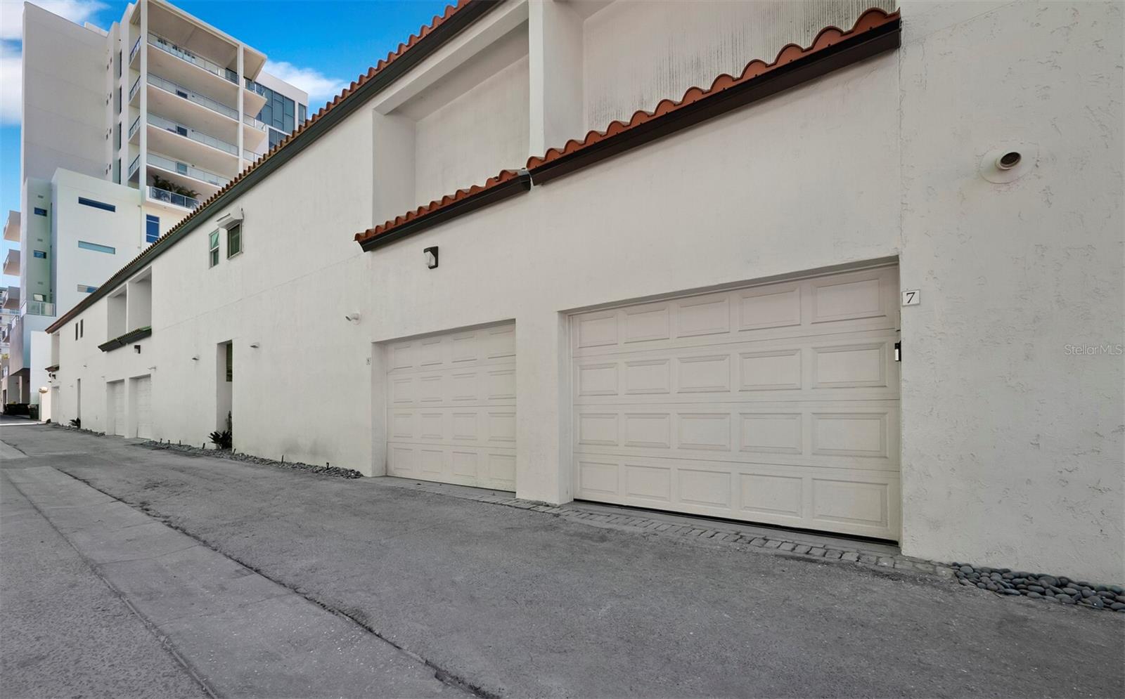 Image 51 of 63 For 200 Cocoanut Avenue 7