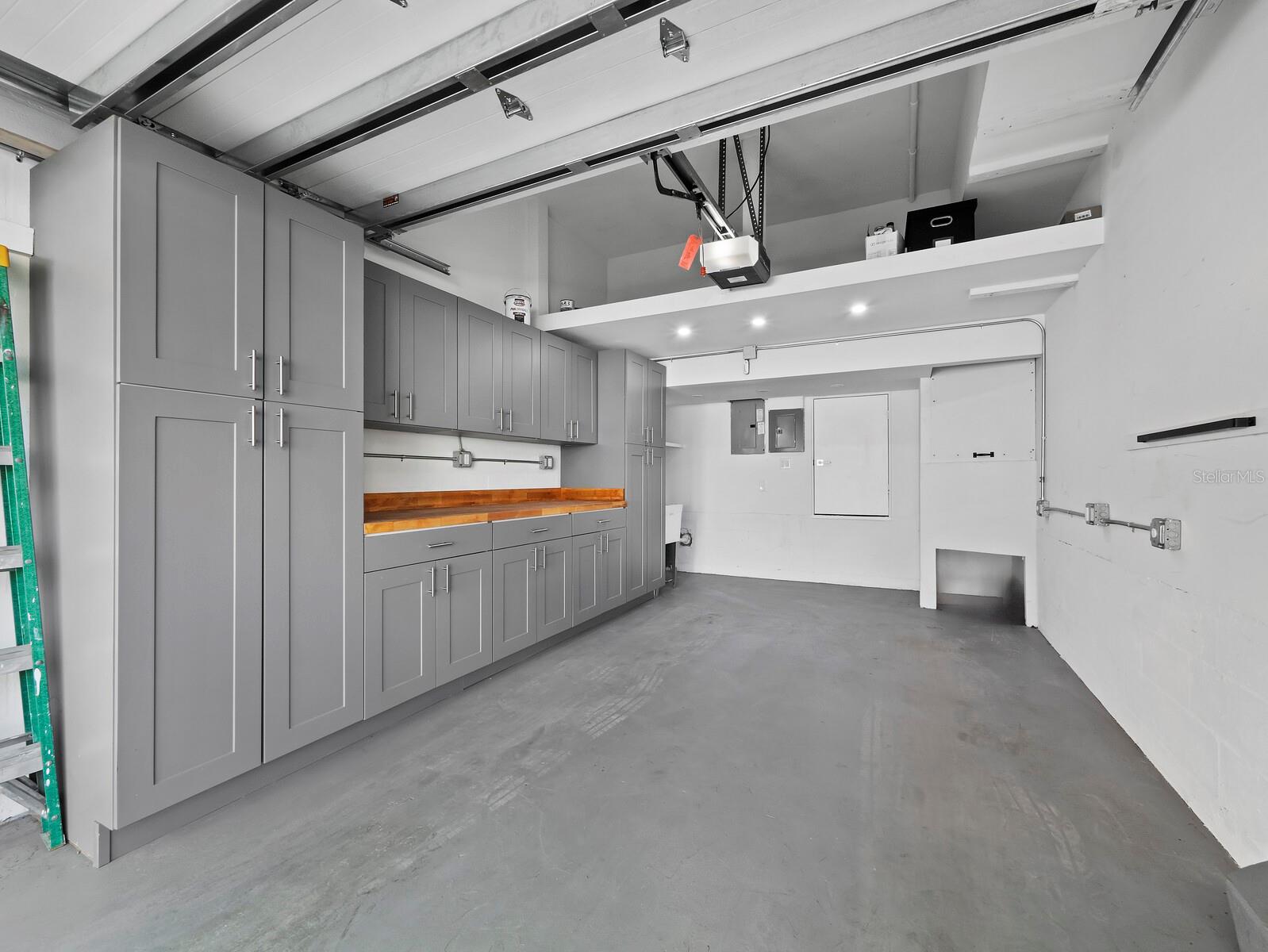 Image 52 of 63 For 200 Cocoanut Avenue 7