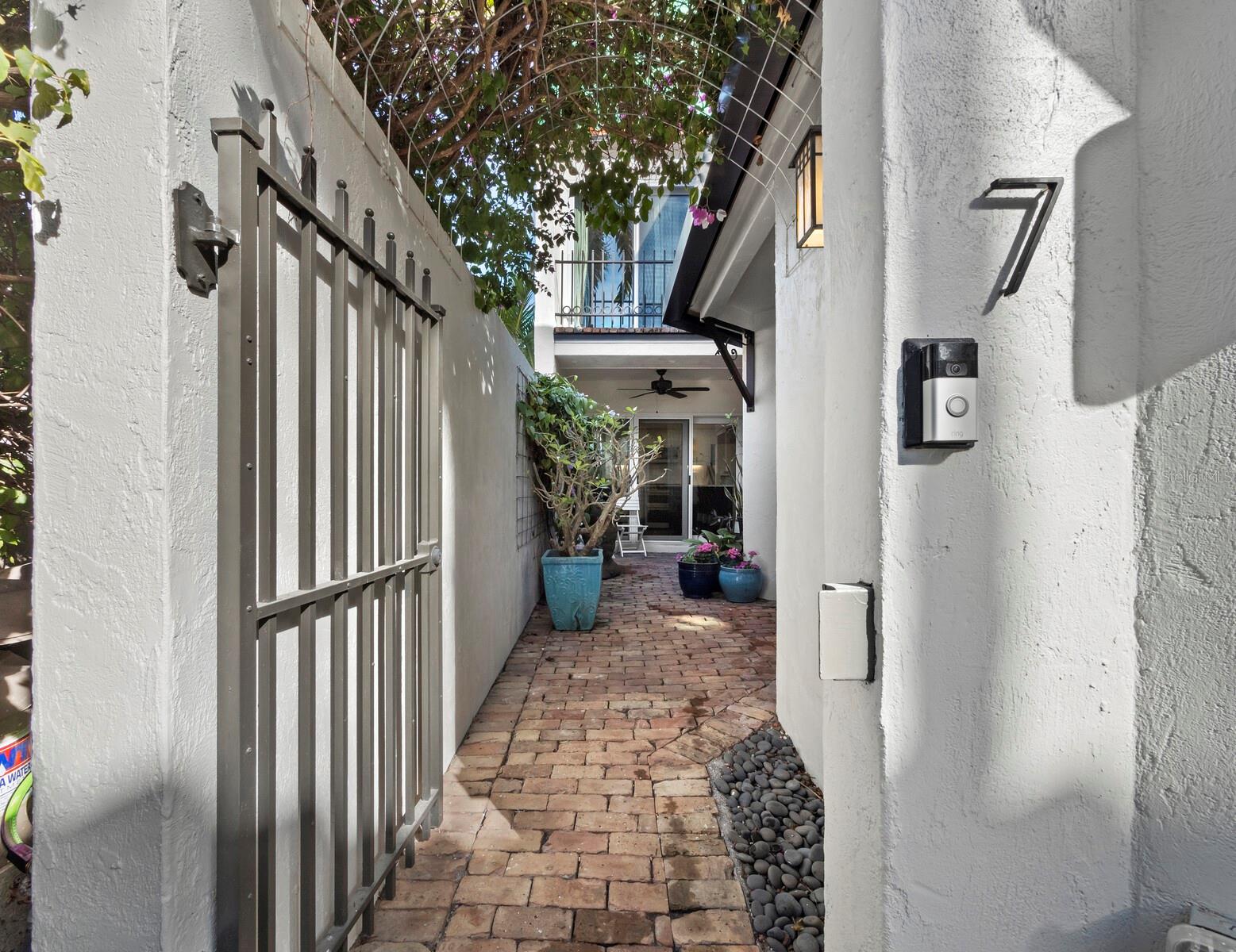 Image 7 of 63 For 200 Cocoanut Avenue 7