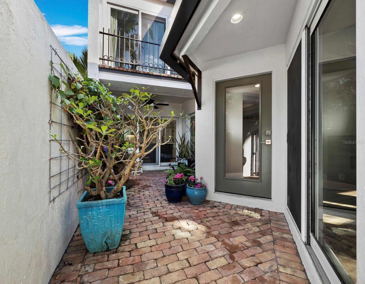 Image 8 of 63 For 200 Cocoanut Avenue 7