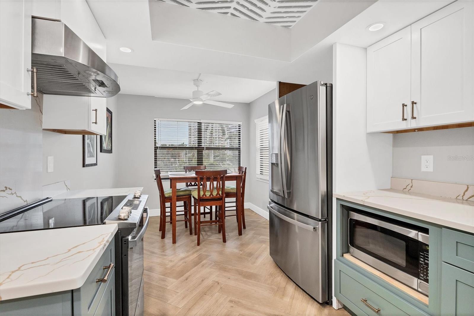 Image 14 of 64 For 1001 Benjamin Franklin Drive 201