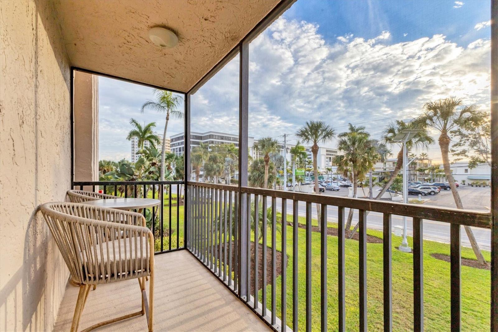 Image 28 of 64 For 1001 Benjamin Franklin Drive 201