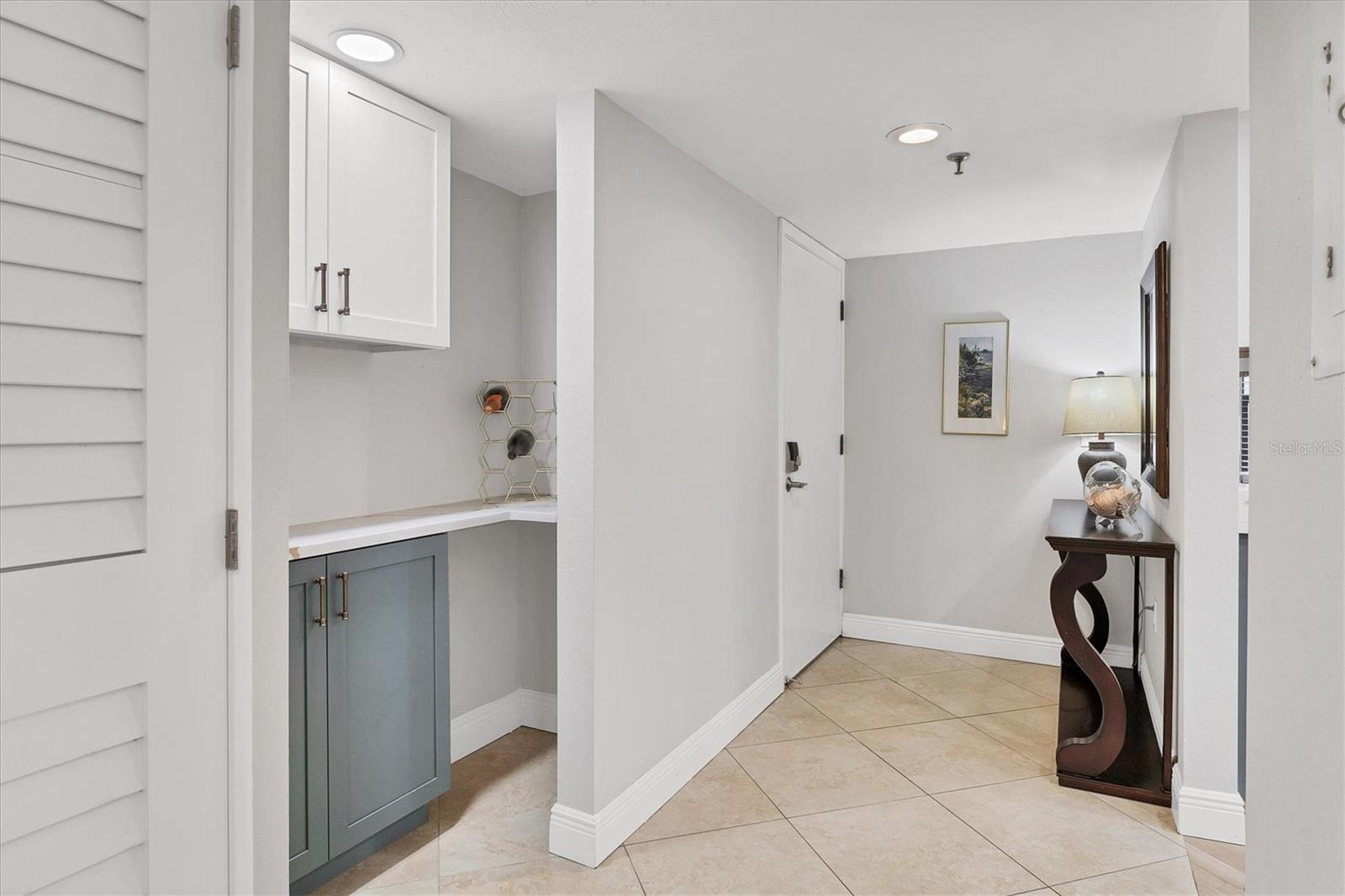 Image 3 of 64 For 1001 Benjamin Franklin Drive 201