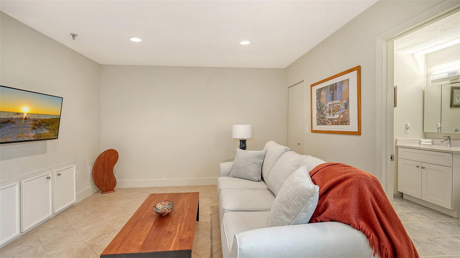 Image 24 of 52 For 1916 Harbourside Drive 803